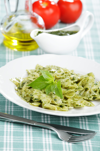 спагетти с соусом песто спагетти с соусом песто