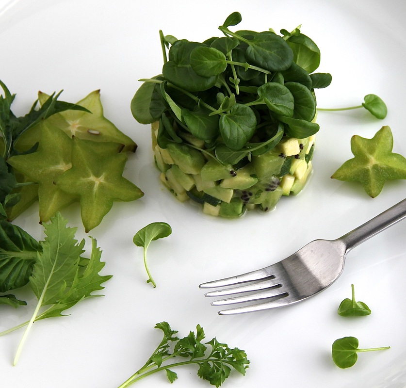 Салат из авокадо, киви и кресс-салата Салат из авокадо, киви и кресс-салата