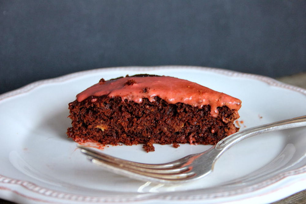 20140430-Fudgy-Beetroot-Chocolate-Cake-w